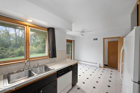 Tiny photo for 231 W State Line Road, Toledo, OH 43612 (MLS # 10014540)