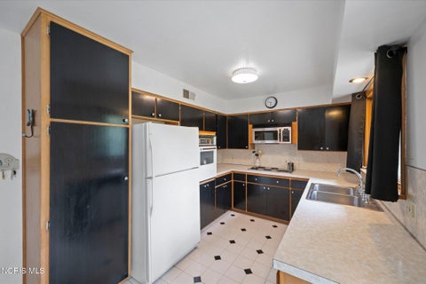 Tiny photo for 231 W State Line Road, Toledo, OH 43612 (MLS # 10014540)