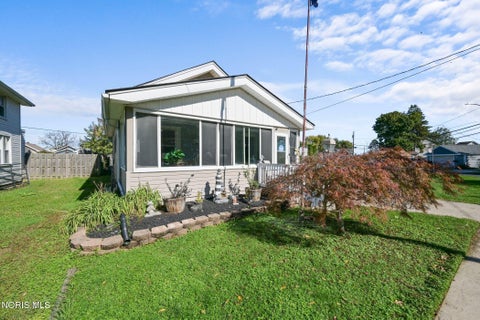 Tiny photo for 3321 137th Street, Toledo, OH 43611 (MLS # 10014887)