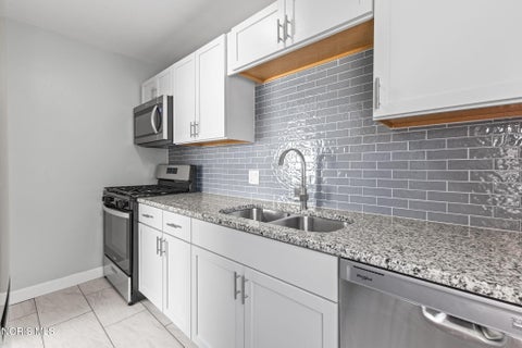 Tiny photo for 219 W Crawford Avenue, Toledo, OH 43612 (MLS # 10011643)