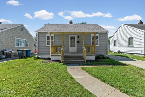 Photo of 219 W Crawford Avenue, Toledo, OH 43612 (MLS # 10011643)