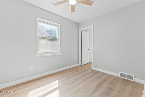 Tiny photo for 219 W Crawford Avenue, Toledo, OH 43612 (MLS # 10011643)