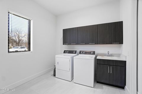 Tiny photo for 1125 Hunting Creek Drive, Perrysburg, OH 43551 (MLS # 10005466)