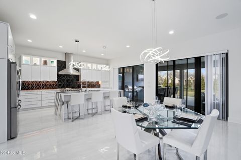 Tiny photo for 1125 Hunting Creek Drive, Perrysburg, OH 43551 (MLS # 10005466)