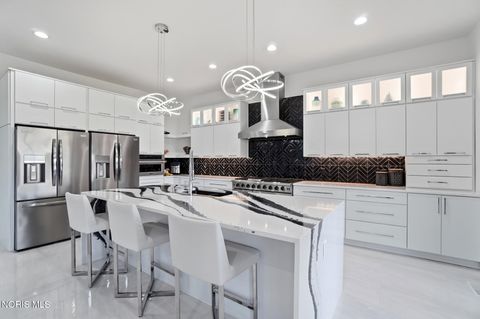 Tiny photo for 1125 Hunting Creek Drive, Perrysburg, OH 43551 (MLS # 10005466)