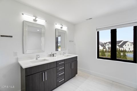 Tiny photo for 1125 Hunting Creek Drive, Perrysburg, OH 43551 (MLS # 10005466)