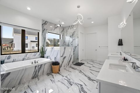 Tiny photo for 1125 Hunting Creek Drive, Perrysburg, OH 43551 (MLS # 10005466)