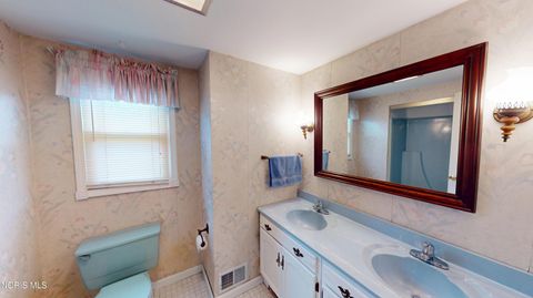 Tiny photo for 231 St. Paul Drive, Fremont, OH 43420 (MLS # 10007247)