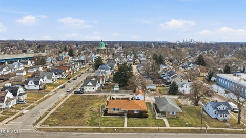 Tiny photo for 4 Nevada Street, Toledo, OH 43605 (MLS # 10014272)