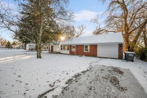 Tiny photo for 5845 Cook Drive, Toledo, OH 43615 (MLS # 10002119)