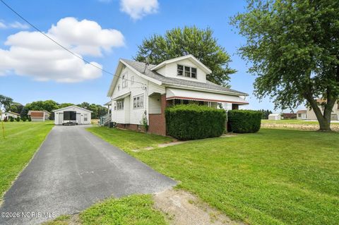 Photo of 29 Lemoyne Road, Northwood, OH 43619 (MLS # 10003010)