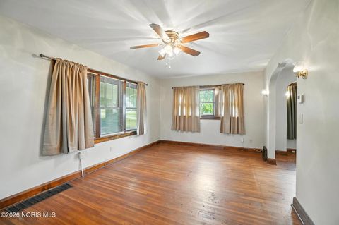 Tiny photo for 29 Lemoyne Road, Northwood, OH 43619 (MLS # 10003010)