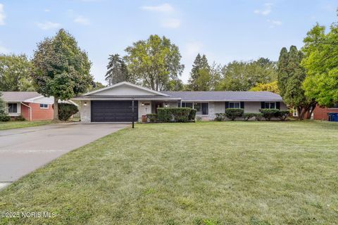 Tiny photo for 3607 Roberta Drive, Toledo, OH 43614 (MLS # 10000230)