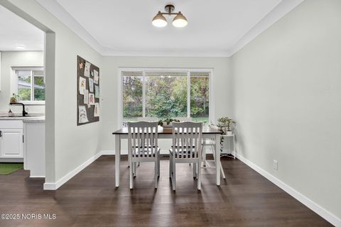 Tiny photo for 3607 Roberta Drive, Toledo, OH 43614 (MLS # 10000230)