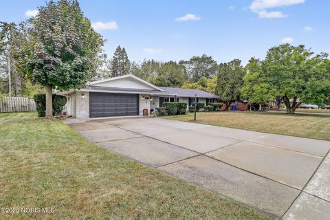 Tiny photo for 3607 Roberta Drive, Toledo, OH 43614 (MLS # 10000230)