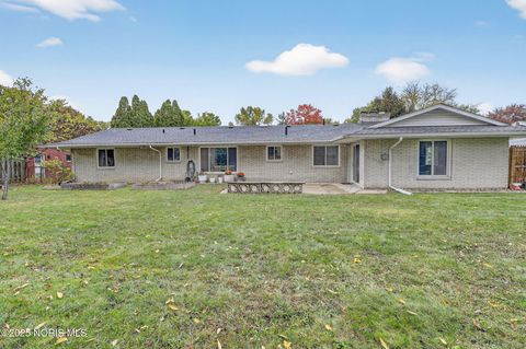 Tiny photo for 3607 Roberta Drive, Toledo, OH 43614 (MLS # 10000230)