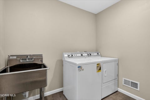 Tiny photo for 4550 Eddington Court, Toledo, OH 43615 (MLS # 10008870)