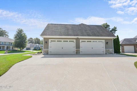 Tiny photo for 5965 Snowlight Court, Sylvania, OH 43560 (MLS # 10012366)