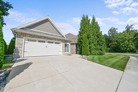 Tiny photo for 5965 Snowlight Court, Sylvania, OH 43560 (MLS # 10012366)