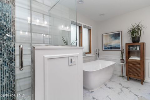 Tiny photo for 934 Mallard Drive, Oregon, OH 43616 (MLS # 10001842)