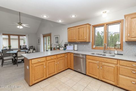 Tiny photo for 934 Mallard Drive, Oregon, OH 43616 (MLS # 10001842)