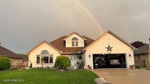 Photo of 934 Mallard Drive, Oregon, OH 43616 (MLS # 10001842)