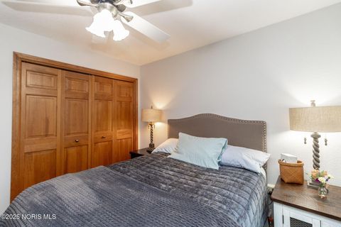 Tiny photo for 934 Mallard Drive, Oregon, OH 43616 (MLS # 10001842)