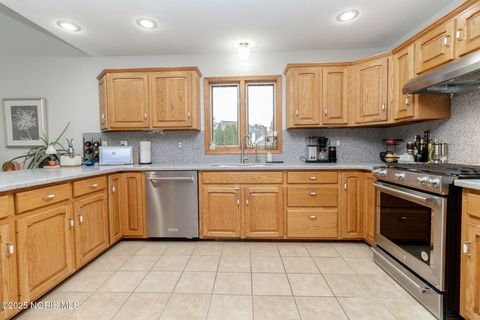 Tiny photo for 934 Mallard Drive, Oregon, OH 43616 (MLS # 10001842)