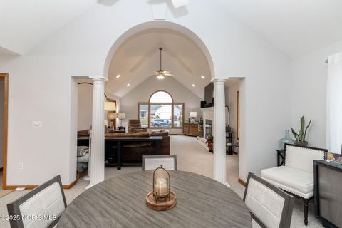 Tiny photo for 934 Mallard Drive, Oregon, OH 43616 (MLS # 10001842)