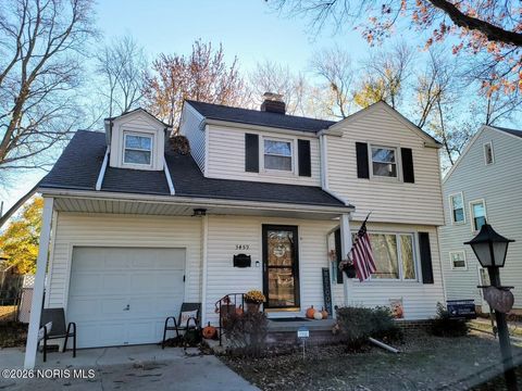 Photo of 3459 Pineway Drive, Toledo, OH 43614 (MLS # 10004049)