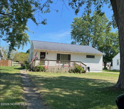 Photo of 1112 Delaware Avenue, Montpelier, OH 43543 (MLS # 10003934)