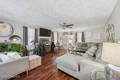 Tiny photo for 5264 Fairgreen Drive, Toledo, OH 43613 (MLS # 10001048)