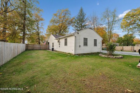 Tiny photo for 5264 Fairgreen Drive, Toledo, OH 43613 (MLS # 10001048)