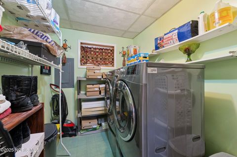 Tiny photo for 5264 Fairgreen Drive, Toledo, OH 43613 (MLS # 10001048)