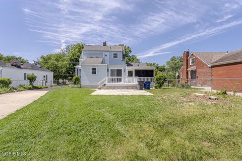 Tiny photo for 2149 Westbrook Drive, Toledo, OH 43613 (MLS # 10008361)