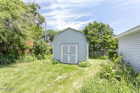 Tiny photo for 2149 Westbrook Drive, Toledo, OH 43613 (MLS # 10008361)