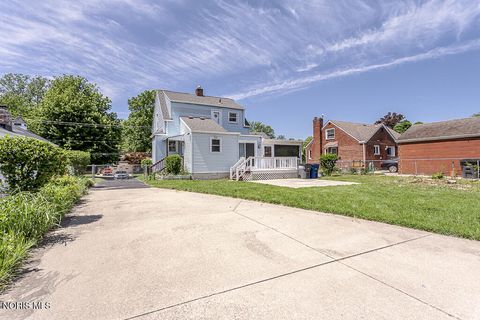 Tiny photo for 2149 Westbrook Drive, Toledo, OH 43613 (MLS # 10008361)