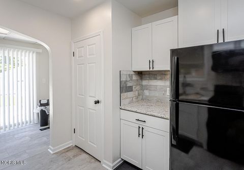 Tiny photo for 2149 Westbrook Drive, Toledo, OH 43613 (MLS # 10008361)