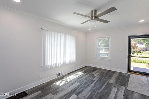 Tiny photo for 2149 Westbrook Drive, Toledo, OH 43613 (MLS # 10008361)