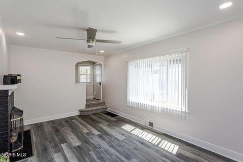 Tiny photo for 2149 Westbrook Drive, Toledo, OH 43613 (MLS # 10008361)