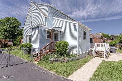 Tiny photo for 2149 Westbrook Drive, Toledo, OH 43613 (MLS # 10008361)