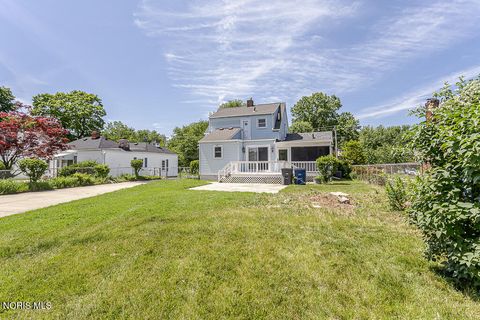 Tiny photo for 2149 Westbrook Drive, Toledo, OH 43613 (MLS # 10008361)