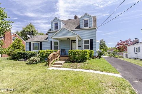 Tiny photo for 2149 Westbrook Drive, Toledo, OH 43613 (MLS # 10008361)