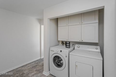 Tiny photo for 2149 Westbrook Drive, Toledo, OH 43613 (MLS # 10008361)