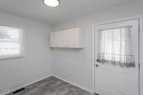 Tiny photo for 2149 Westbrook Drive, Toledo, OH 43613 (MLS # 10008361)