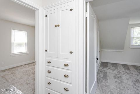 Tiny photo for 2149 Westbrook Drive, Toledo, OH 43613 (MLS # 10008361)