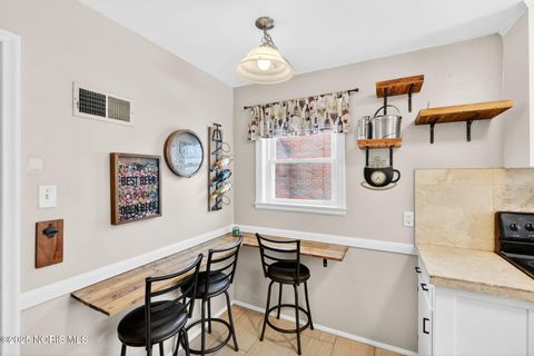 Tiny photo for 3832 Woodmont Road, Toledo, OH 43613 (MLS # 10001972)