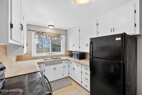 Tiny photo for 3832 Woodmont Road, Toledo, OH 43613 (MLS # 10001972)