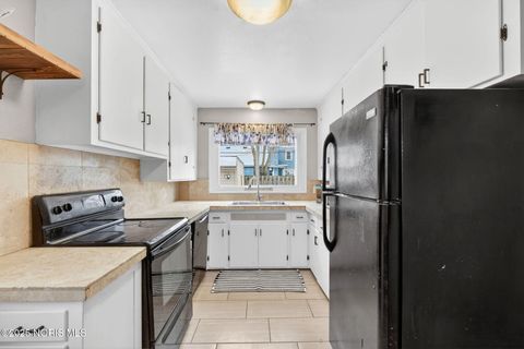 Tiny photo for 3832 Woodmont Road, Toledo, OH 43613 (MLS # 10001972)