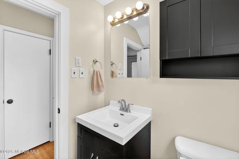 Tiny photo for 3832 Woodmont Road, Toledo, OH 43613 (MLS # 10001972)